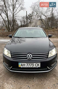 Седан Volkswagen Passat 2012 в Києві