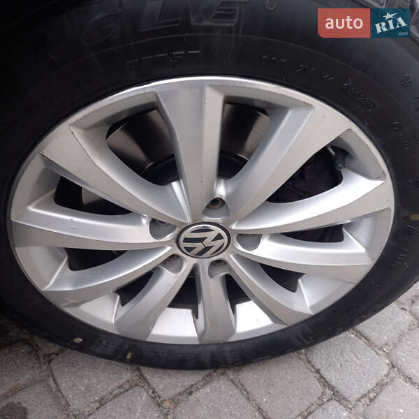 Универсал Volkswagen Passat 2014 в Львове