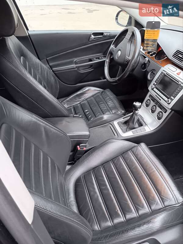 Седан Volkswagen Passat 2006 в Дубно