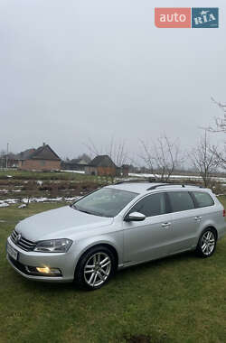 Універсал Volkswagen Passat 2012 в Дубечне