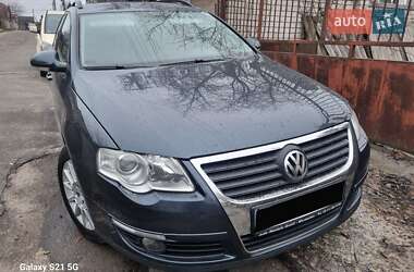 Універсал Volkswagen Passat 2007 в Рівному