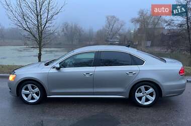 Седан Volkswagen Passat 2011 в Києві