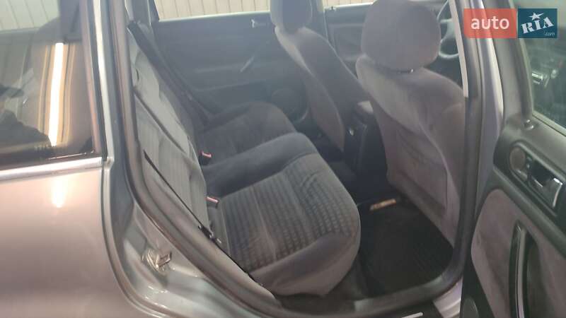 Універсал Volkswagen Passat 2002 в Дніпрі