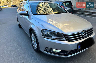 Универсал Volkswagen Passat 2013 в Хмельницком