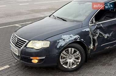 Седан Volkswagen Passat 2005 в Чернівцях