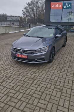 Седан Volkswagen Passat 2016 в Києві