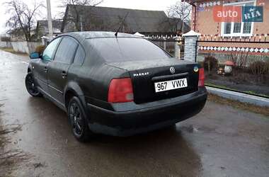 Седан Volkswagen Passat 2000 в Костопілі