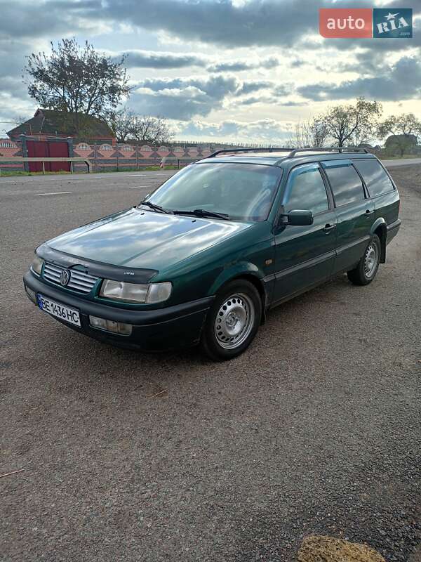 Універсал Volkswagen Passat 1995 в Миколаєві