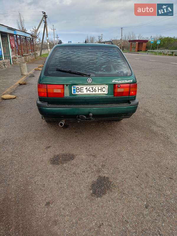 Універсал Volkswagen Passat 1995 в Миколаєві