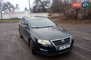 Універсал Volkswagen Passat 2006 в Острозі