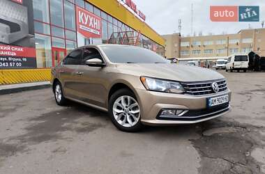 Седан Volkswagen Passat 2015 в Житомирі