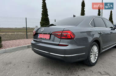 Седан Volkswagen Passat 2017 в 