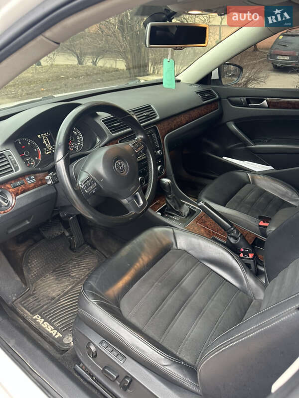 Седан Volkswagen Passat 2012 в Слов'янську