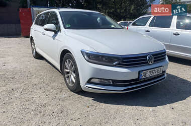 Універсал Volkswagen Passat 2017 в Дніпрі