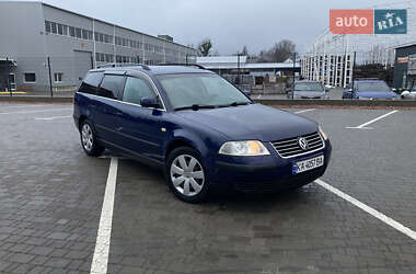 Універсал Volkswagen Passat 2002 в Житомирі