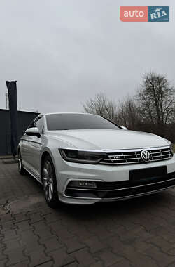 Седан Volkswagen Passat 2017 в 