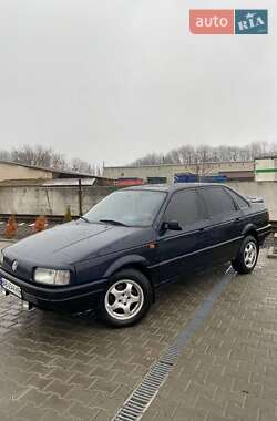 Седан Volkswagen Passat 1992 в Вапнярке