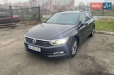 Универсал Volkswagen Passat 2015 в Киеве