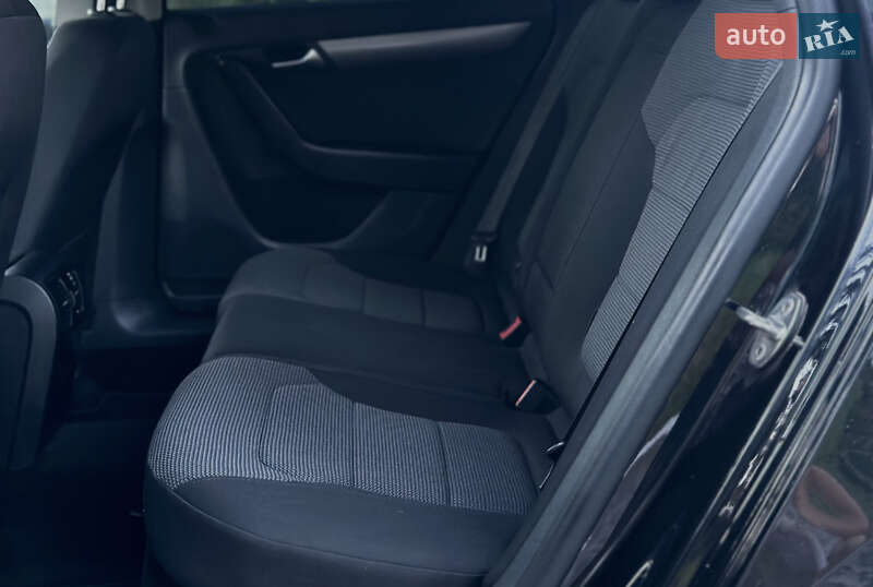 Универсал Volkswagen Passat 2014 в Староконстантинове