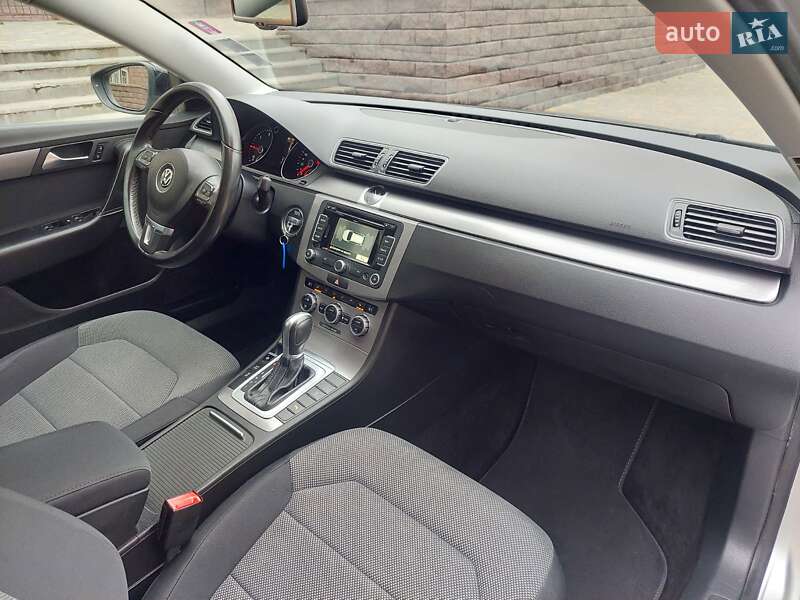 Универсал Volkswagen Passat 2015 в Одессе