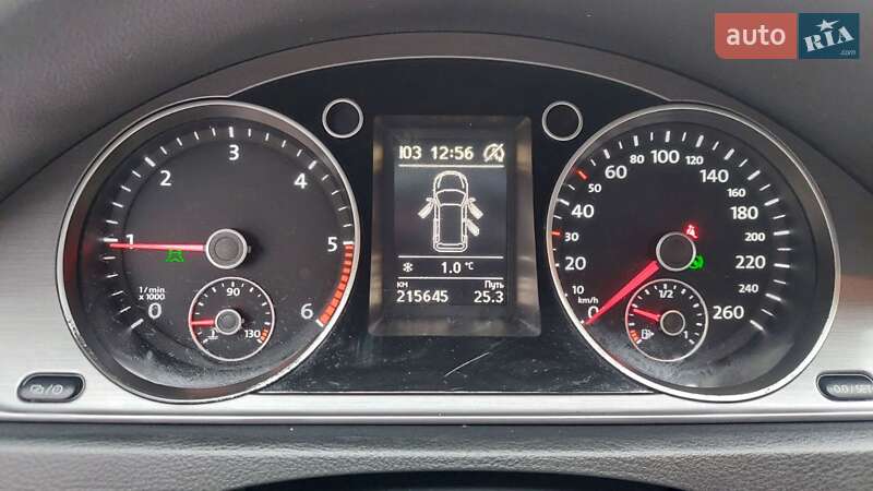 Универсал Volkswagen Passat 2015 в Одессе