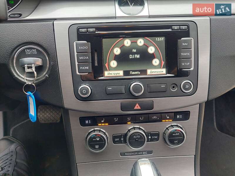 Универсал Volkswagen Passat 2015 в Одессе