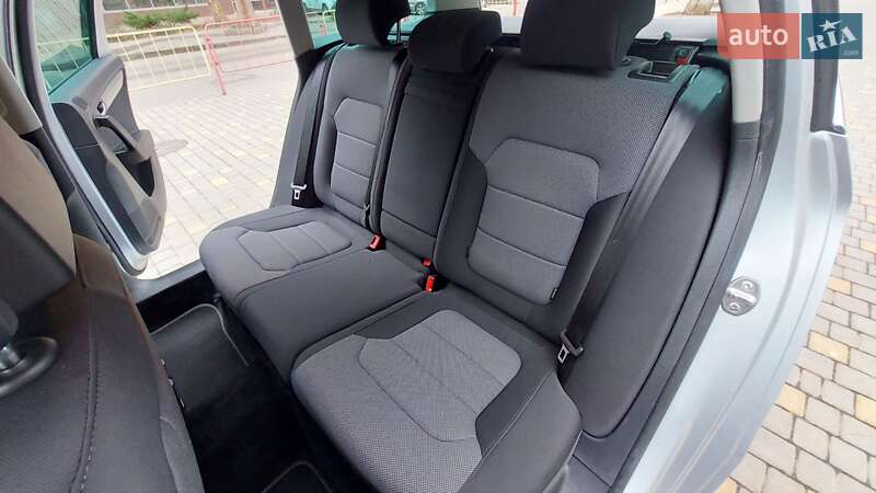 Универсал Volkswagen Passat 2015 в Одессе