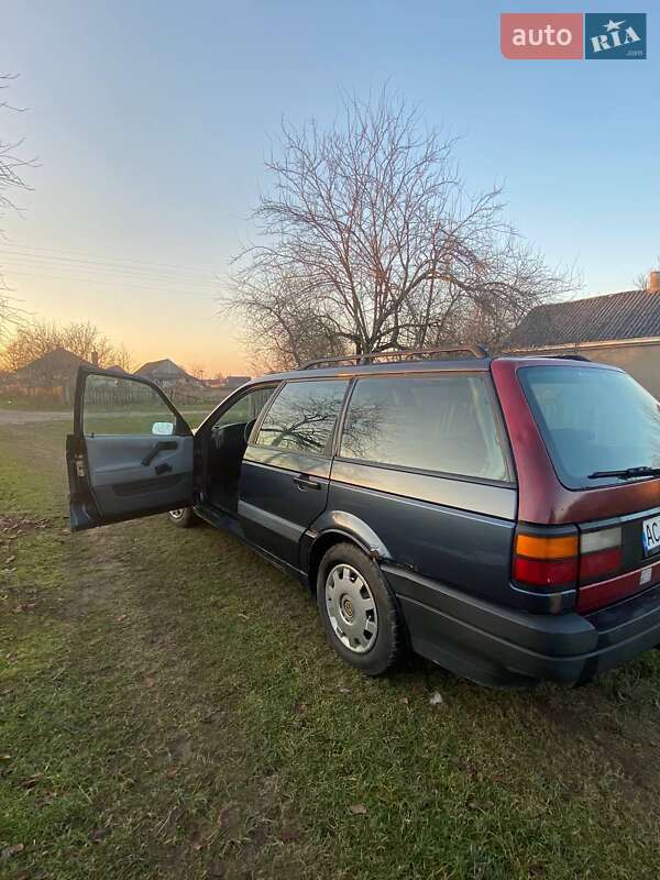 Универсал Volkswagen Passat 1989 в Турийске