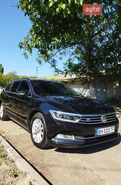 Універсал Volkswagen Passat 2015 в Ізмаїлі