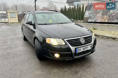 Универсал Volkswagen Passat 2010 в Ровно