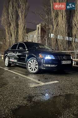 Седан Volkswagen Passat 2012 в Києві