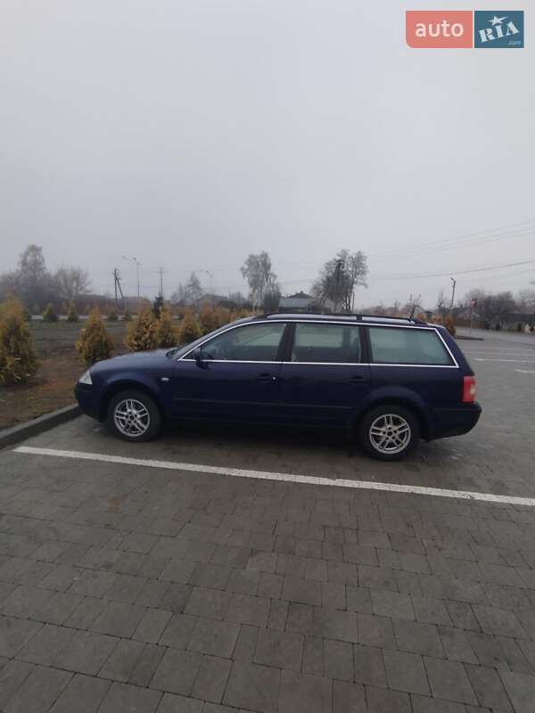 Універсал Volkswagen Passat 2001 в Мостиській