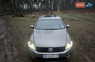 Седан Volkswagen Passat 2012 в Сарнах