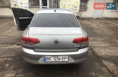 Седан Volkswagen Passat 2015 в Врадиевке