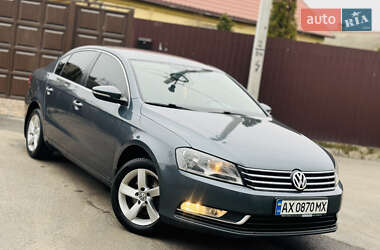 Седан Volkswagen Passat 2012 в Харкові