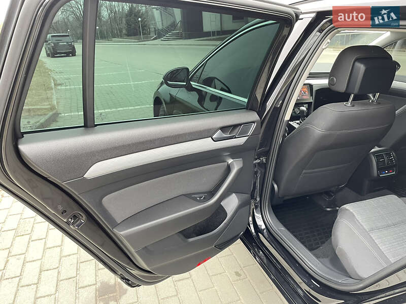 Универсал Volkswagen Passat 2019 в Запорожье