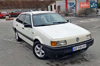 Седан Volkswagen Passat 1992 в Оратові