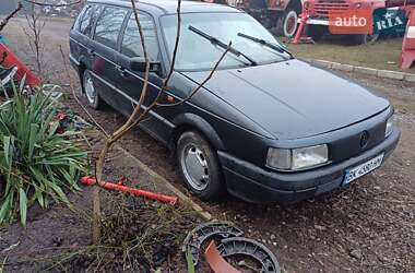 Універсал Volkswagen Passat 1990 в Сарнах