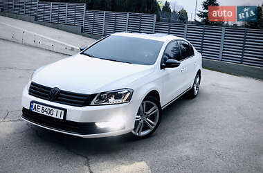 Седан Volkswagen Passat 2011 в Дніпрі