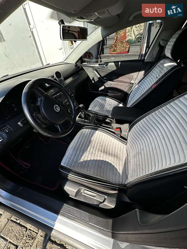Седан Volkswagen Passat 2005 в Черновцах