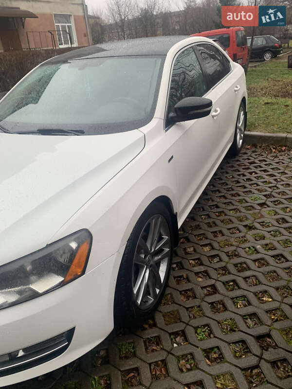 Седан Volkswagen Passat 2014 в Ивано-Франковске