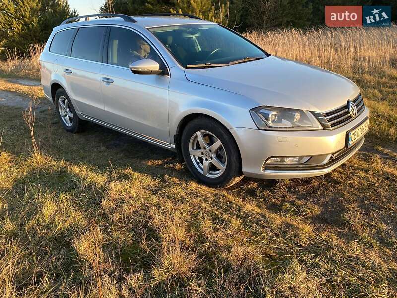 Універсал Volkswagen Passat 2013 в Радехові