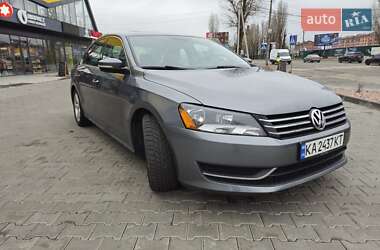 Седан Volkswagen Passat 2013 в Києві