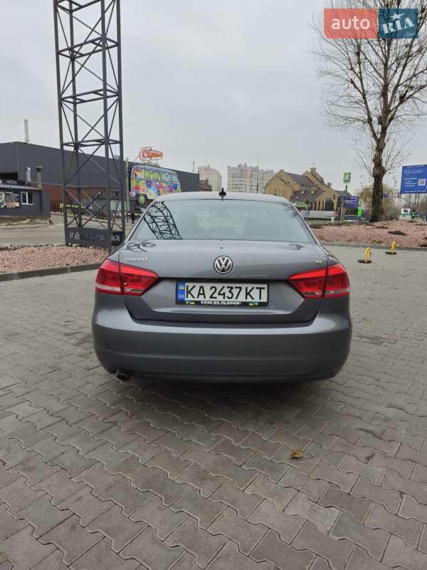 Седан Volkswagen Passat 2013 в Киеве