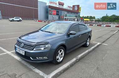 Седан Volkswagen Passat 2011 в Києві