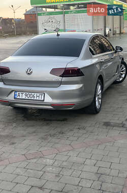 Седан Volkswagen Passat 2015 в Ивано-Франковске