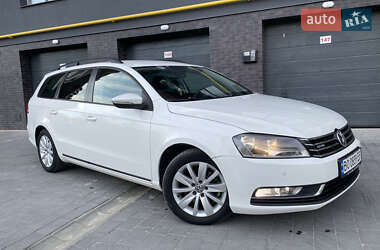 Універсал Volkswagen Passat 2011 в Тернополі