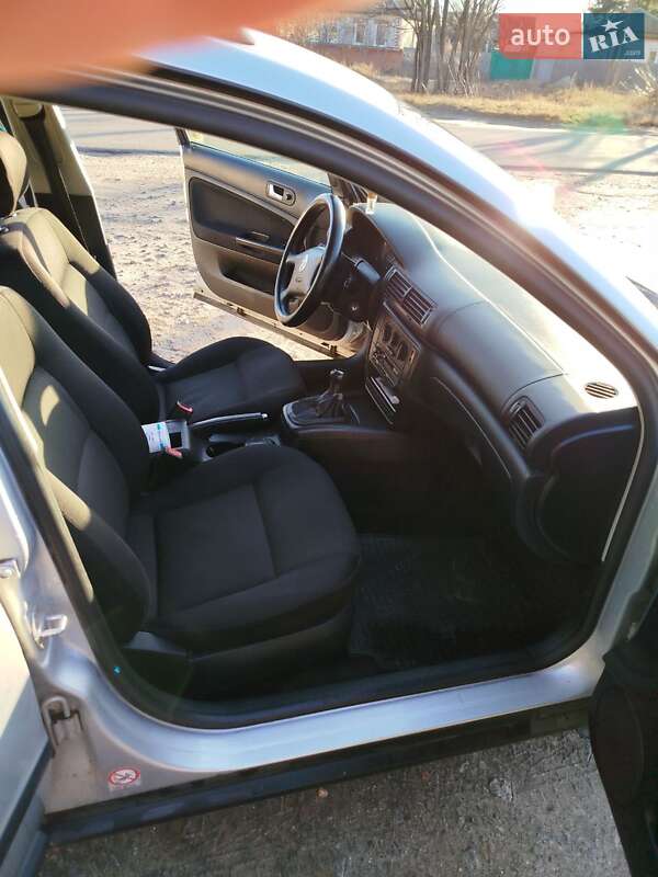 Универсал Volkswagen Passat 2000 в Харькове
