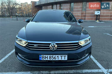 Седан Volkswagen Passat 2017 в Одессе