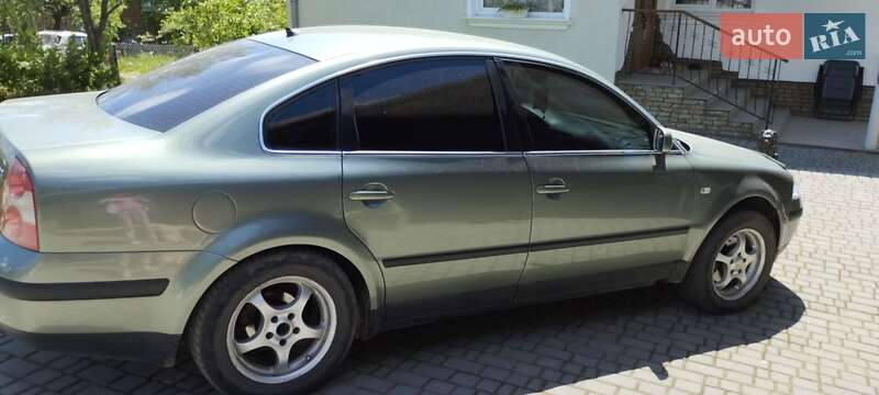 Седан Volkswagen Passat 2003 в Львові